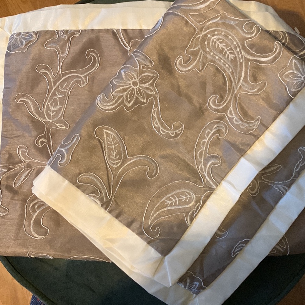 2 decorative pillow cases